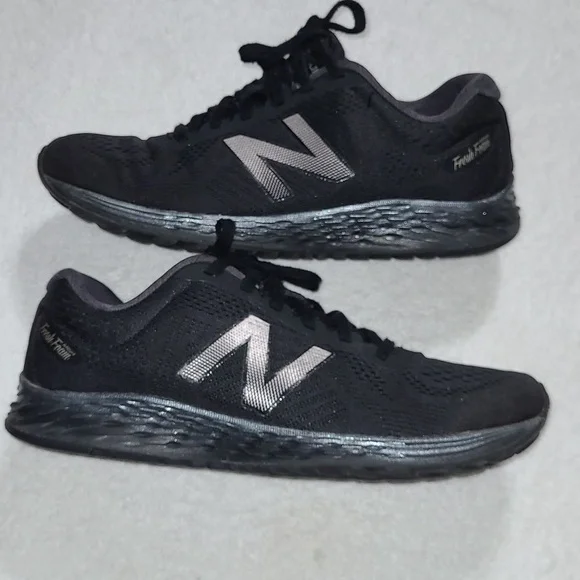 New Balance Shoes New Balance Warisck Black Running Shoes